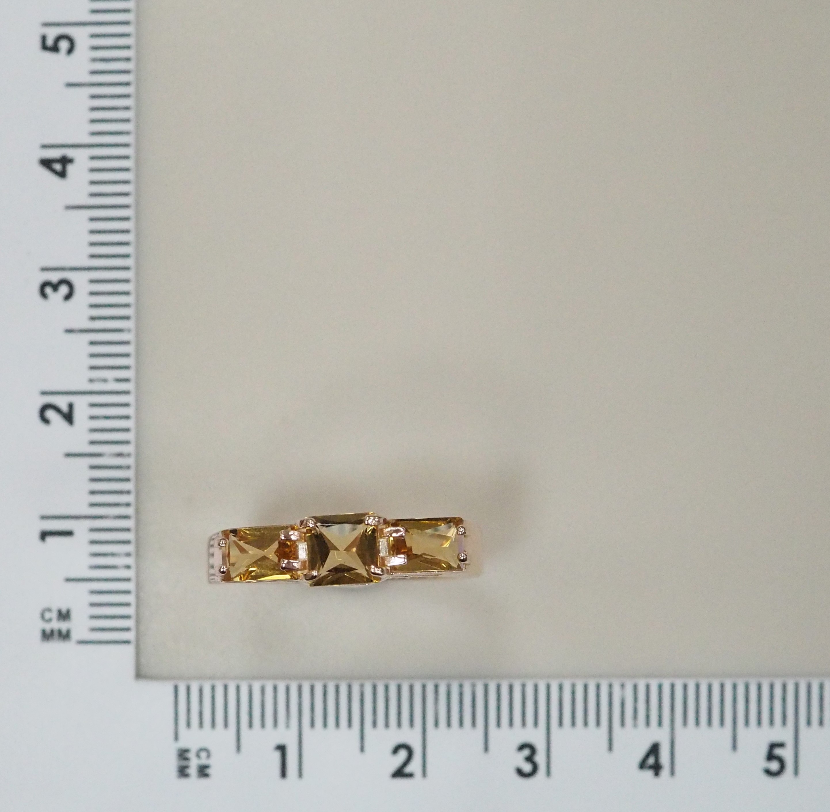 Серебряное кольцо с цитринами